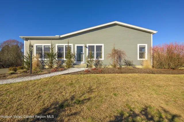 $725,000 | 16 Lucas Lane, Claverack, NY 12534