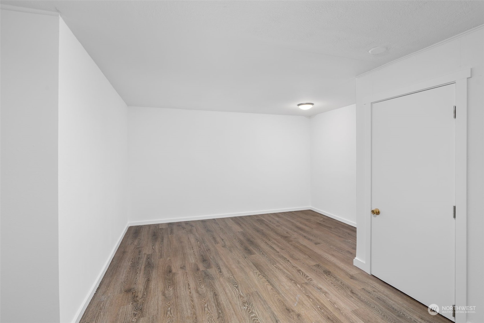 10249 Renton Avenue South Seattle, WA 98178 - Photo 16 of 31 Gallery Image 16