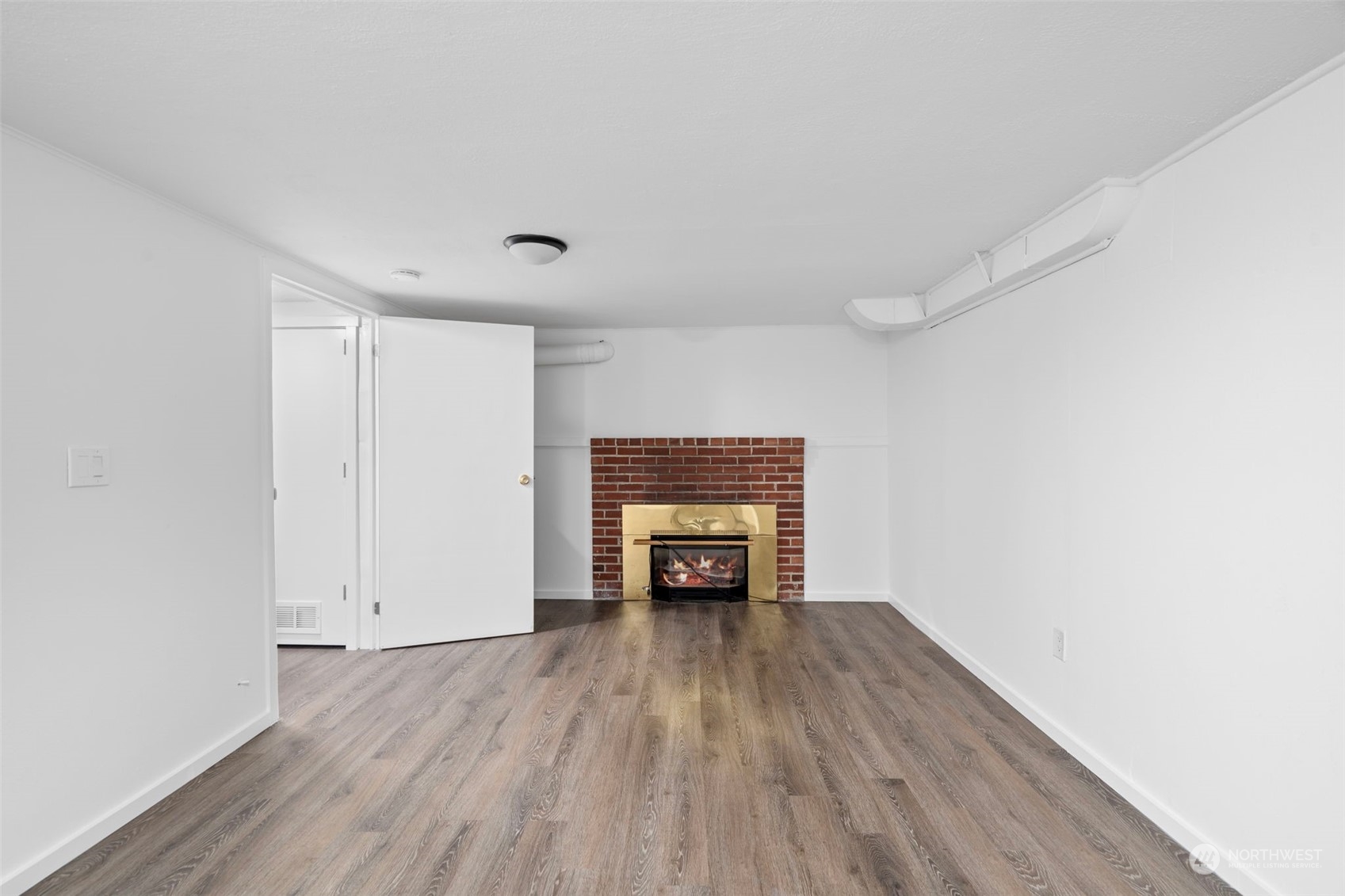 10249 Renton Avenue South Seattle, WA 98178 - Photo 18 of 31 Gallery Image 18