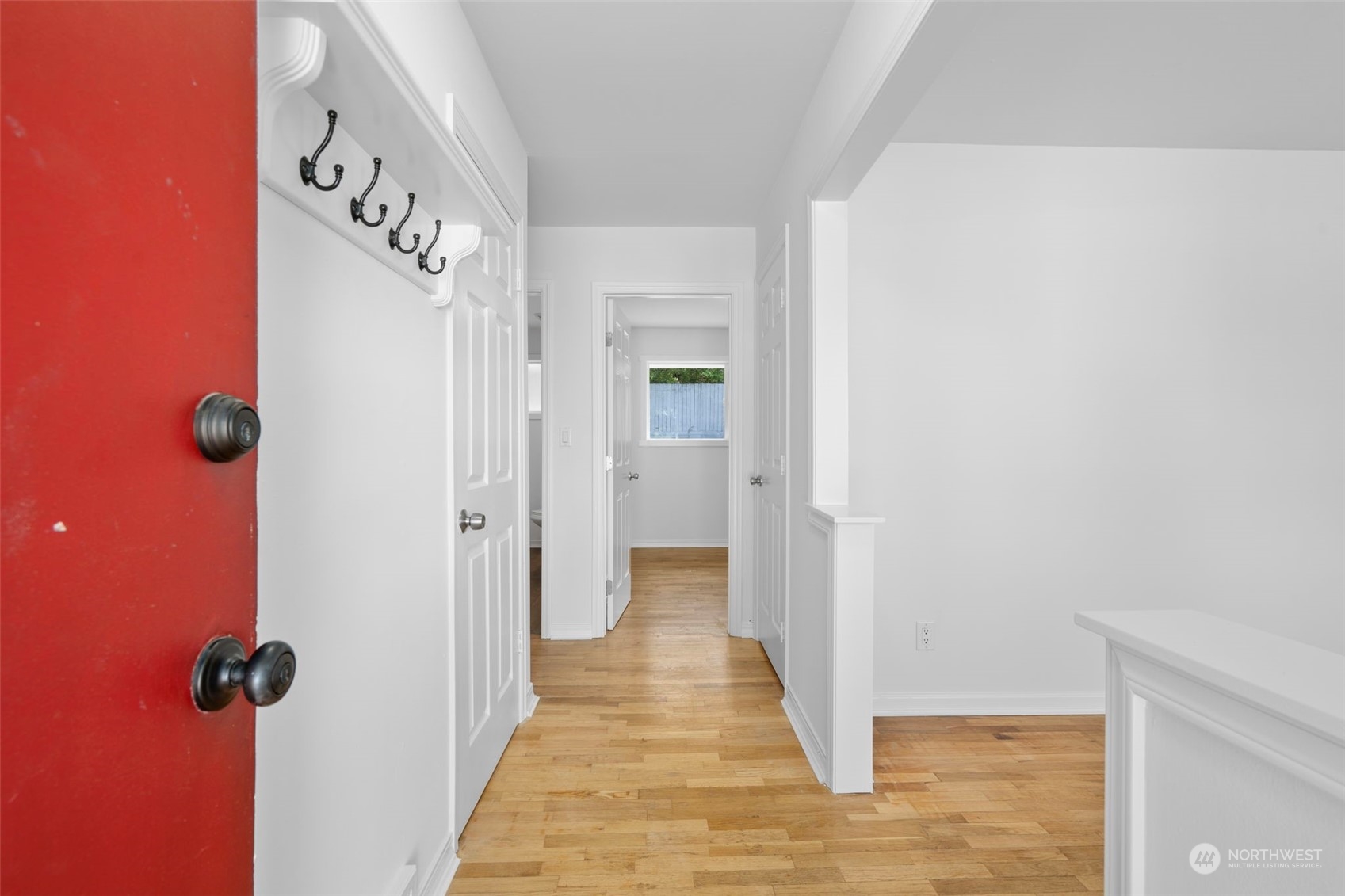 10249 Renton Avenue South Seattle, WA 98178 - Photo 2 of 31 Gallery Image 2