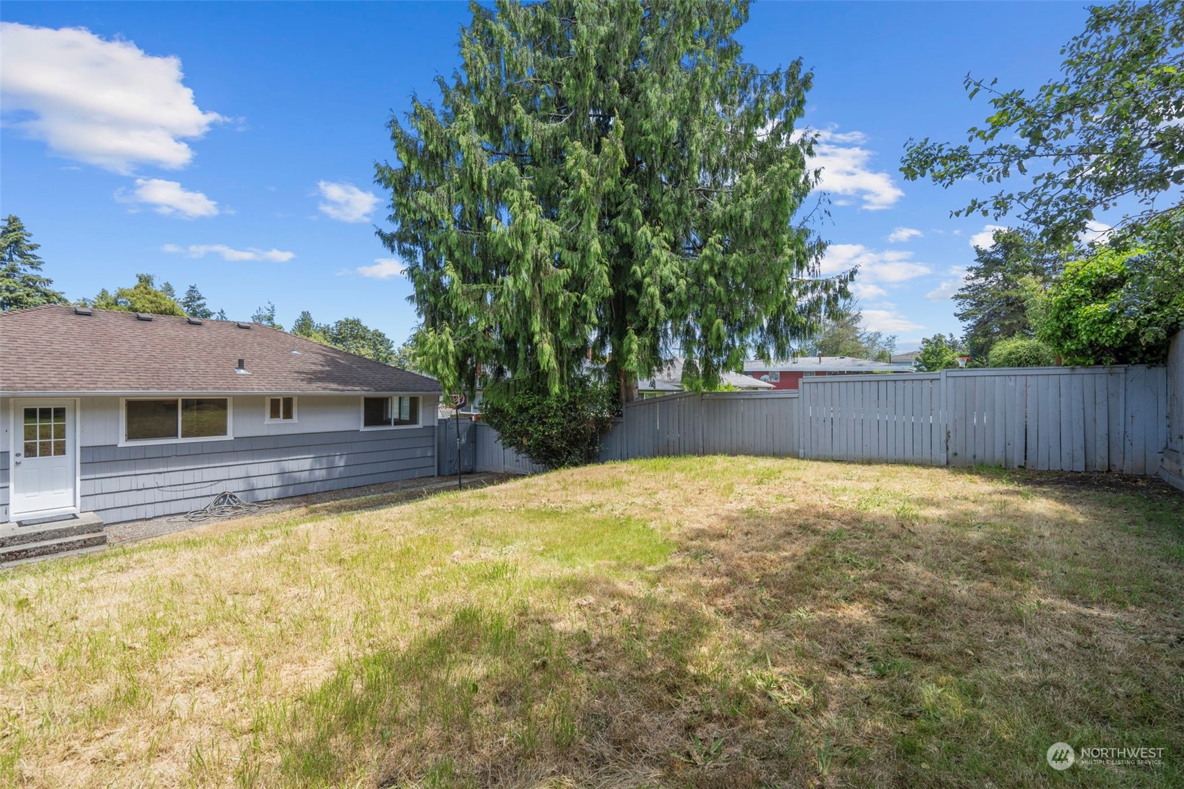 10249 Renton Avenue South Seattle, WA 98178 - Photo 24 of 31 Gallery Image 24