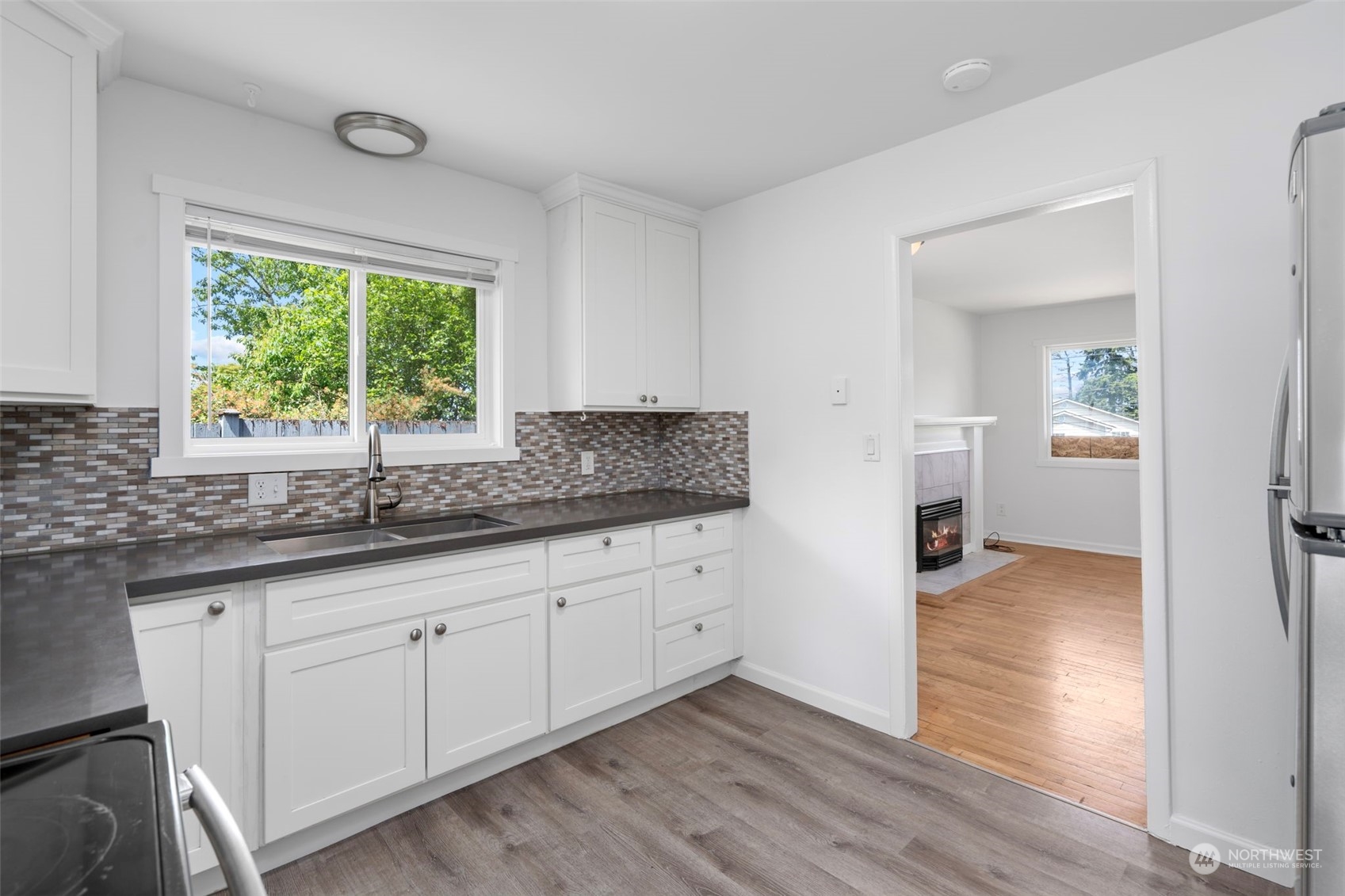 10249 Renton Avenue South Seattle, WA 98178 - Photo 7 of 31 Gallery Image 7