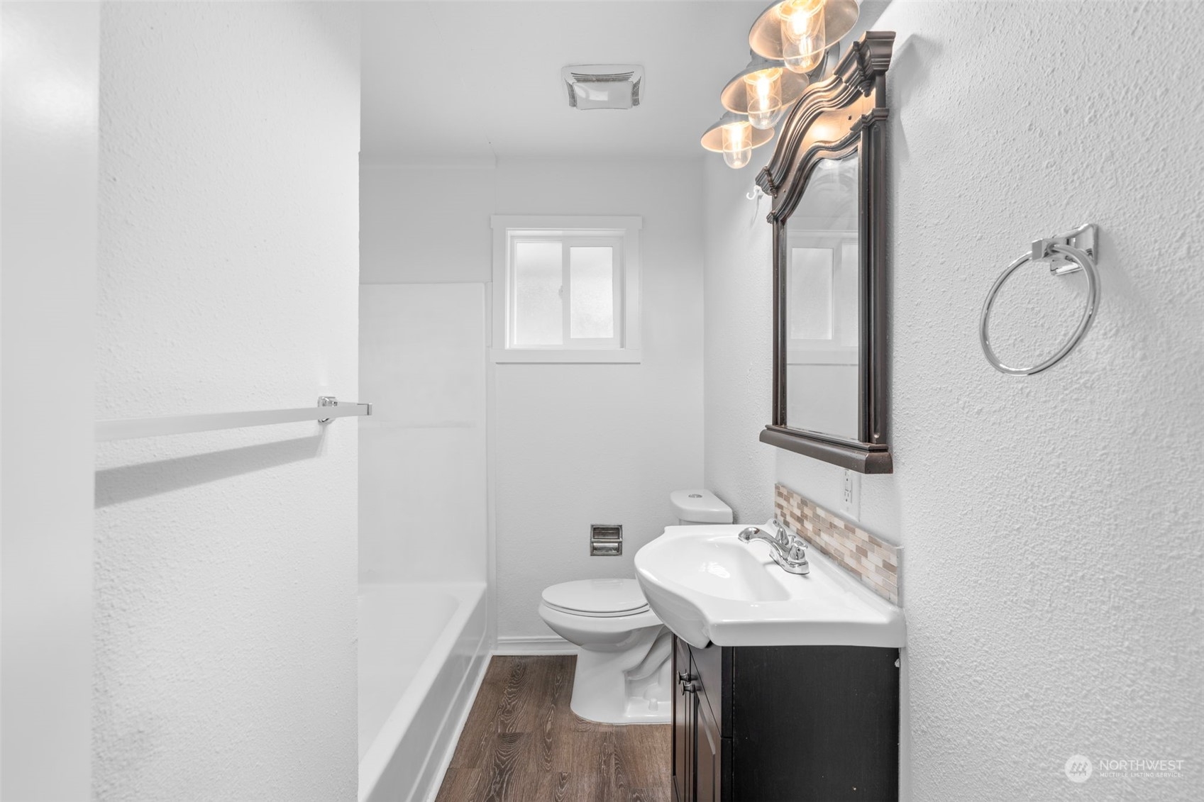 10249 Renton Avenue South Seattle, WA 98178 - Photo 9 of 31 Gallery Image 9