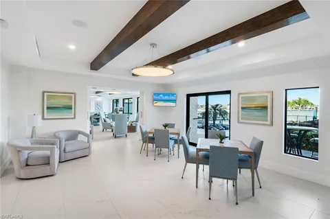 $875,000 | 3430 Gulf Shore Boulevard North, Unit 2I, Naples, FL 34103