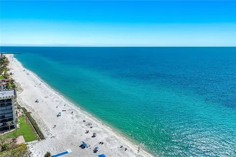 $875,000 | 3430 Gulf Shore Boulevard North, Unit 2I, Naples, FL 34103