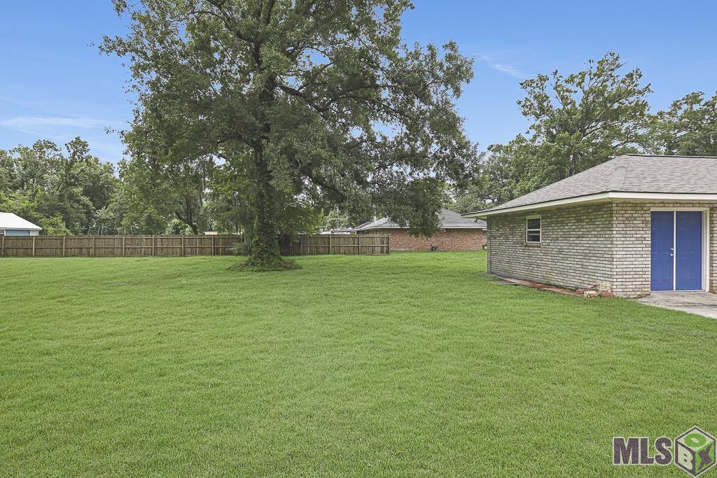 11052 Buxton Road St. Amant, LA 70774 - Photo 4 of 24