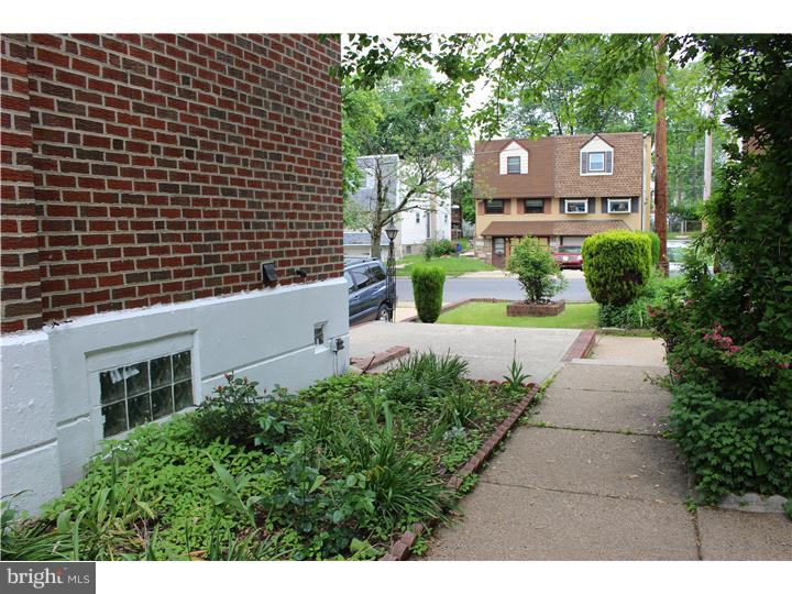 2730 Welsh Road Philadelphia, PA 19152 - Photo 19 of 21 Side Yard