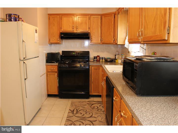 2730 Welsh Road Philadelphia, PA 19152 - Photo 8 of 21 Kitchen