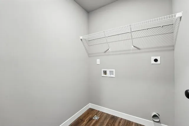 $390,000 | 12512 South Parkwood Lane, Lee's Summit, MO 64086