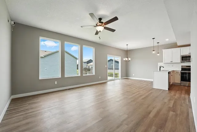 $390,000 | 12512 South Parkwood Lane, Lee's Summit, MO 64086