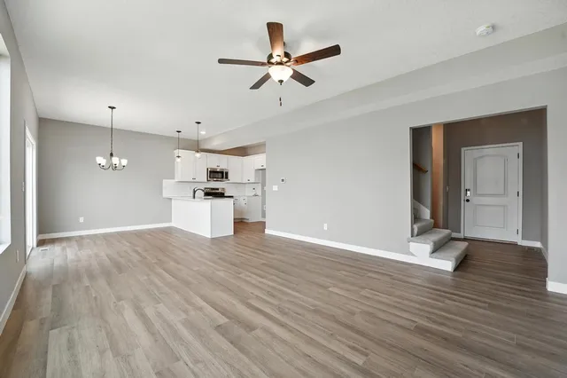 $390,000 | 12512 South Parkwood Lane, Lee's Summit, MO 64086