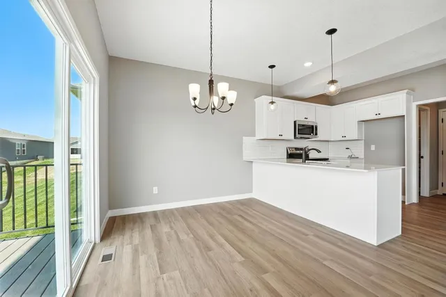 $390,000 | 12512 South Parkwood Lane, Lee's Summit, MO 64086