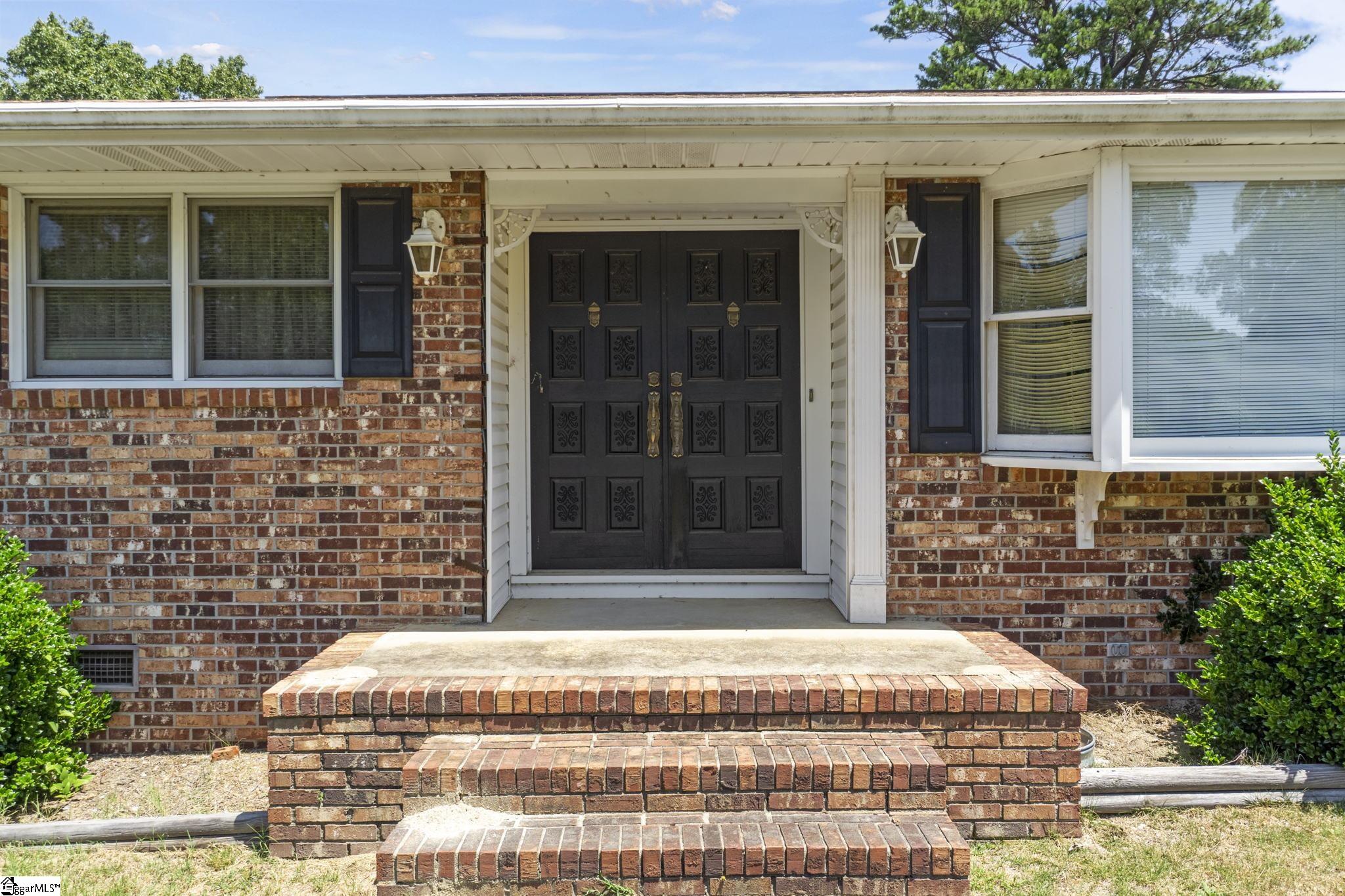301 Park Road Belton, SC 29627 - Photo 2 of 31