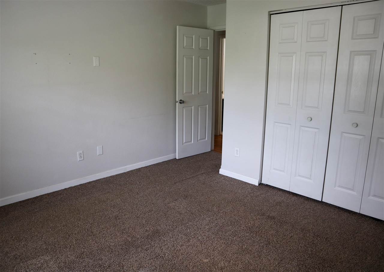 1220 Fulton Street Waterloo, IA 50707 - Photo 6 of 18 Gallery Image 6