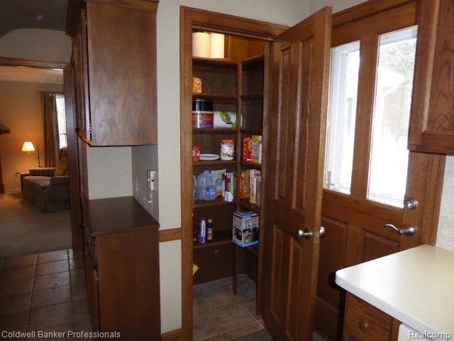 647 East Gunn Road Rochester, MI 48306 - Photo 4 of 37 72dc5fd8-360a-4125-b732-9123ec65b429.jpg