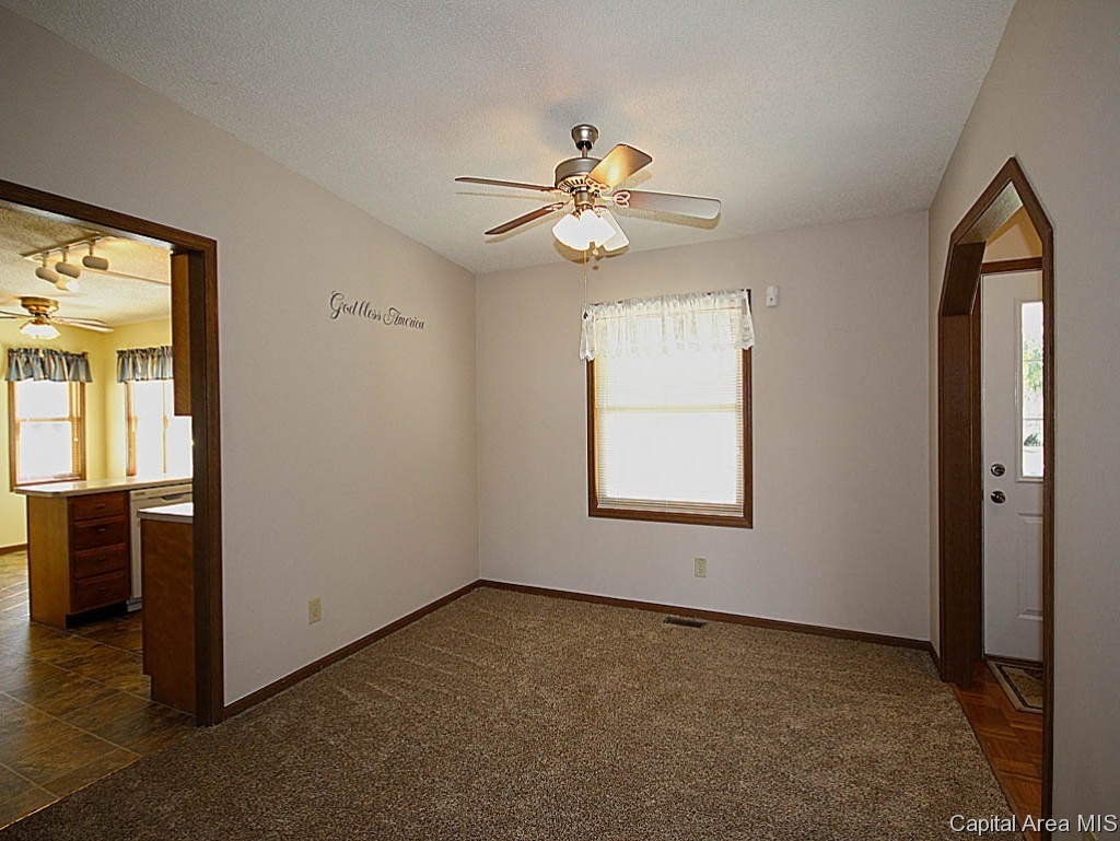 304 5 Forks Drive Springfield, IL 62711 - Photo 3 of 26 Gallery Image 3