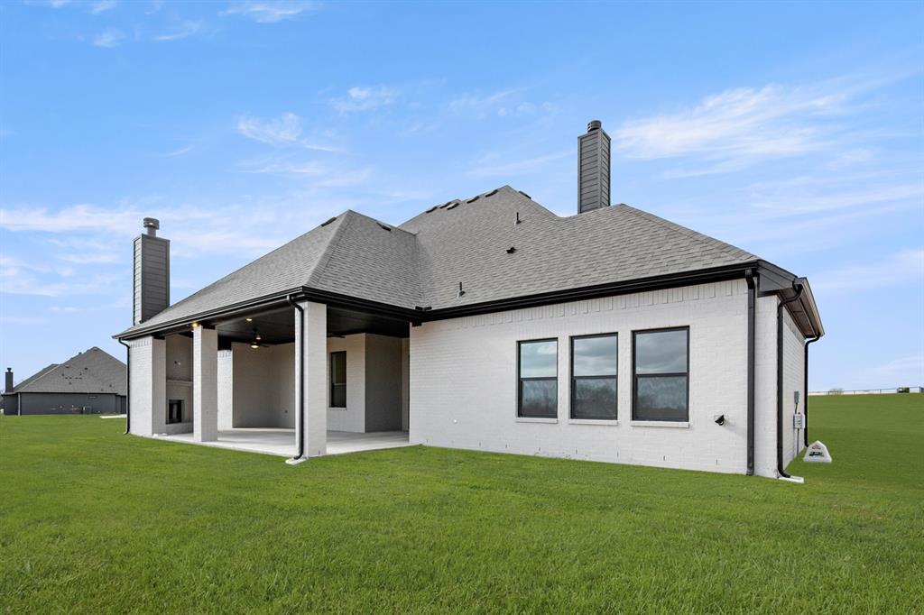 115 Blackstar Lane Decatur, TX 76234 - Photo 5 of 29 115 Blackstar- back-2