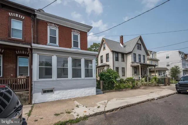 $235,900 | 424 Hunter Street, Gloucester City, NJ 08030