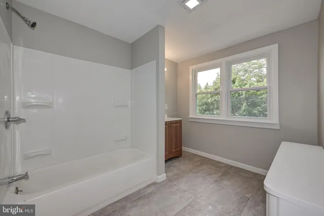 $235,900 | 424 Hunter Street, Gloucester City, NJ 08030