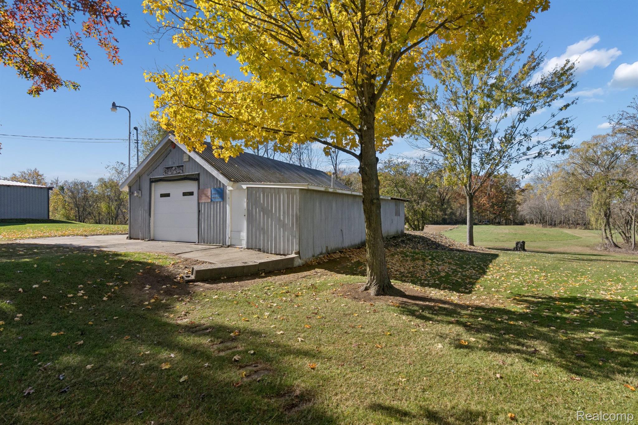 15016 E Road Montrose, MI 48457 - Photo 18 of 24 Barn