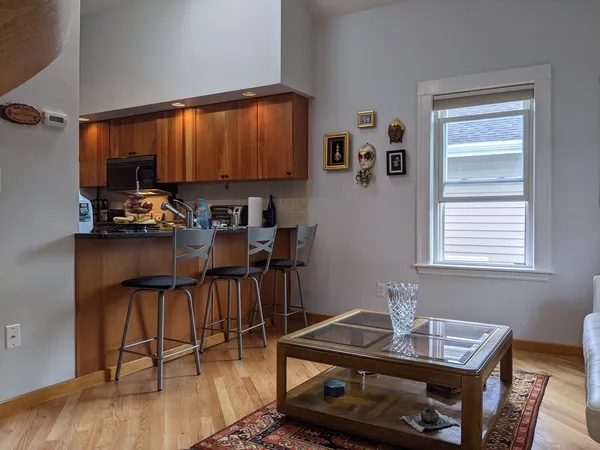 $3,200 | 184 White Street, Unit 2, Belmont, MA 02478