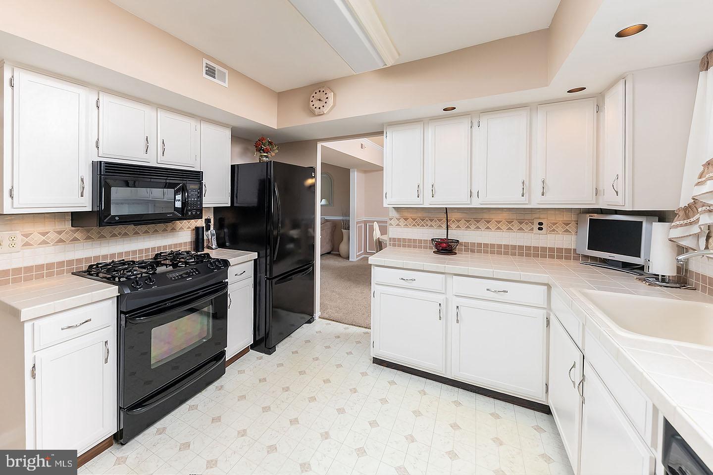 53 Manchester Road Sewell, NJ 08080 - Photo 7 of 31 Gallery Image 7