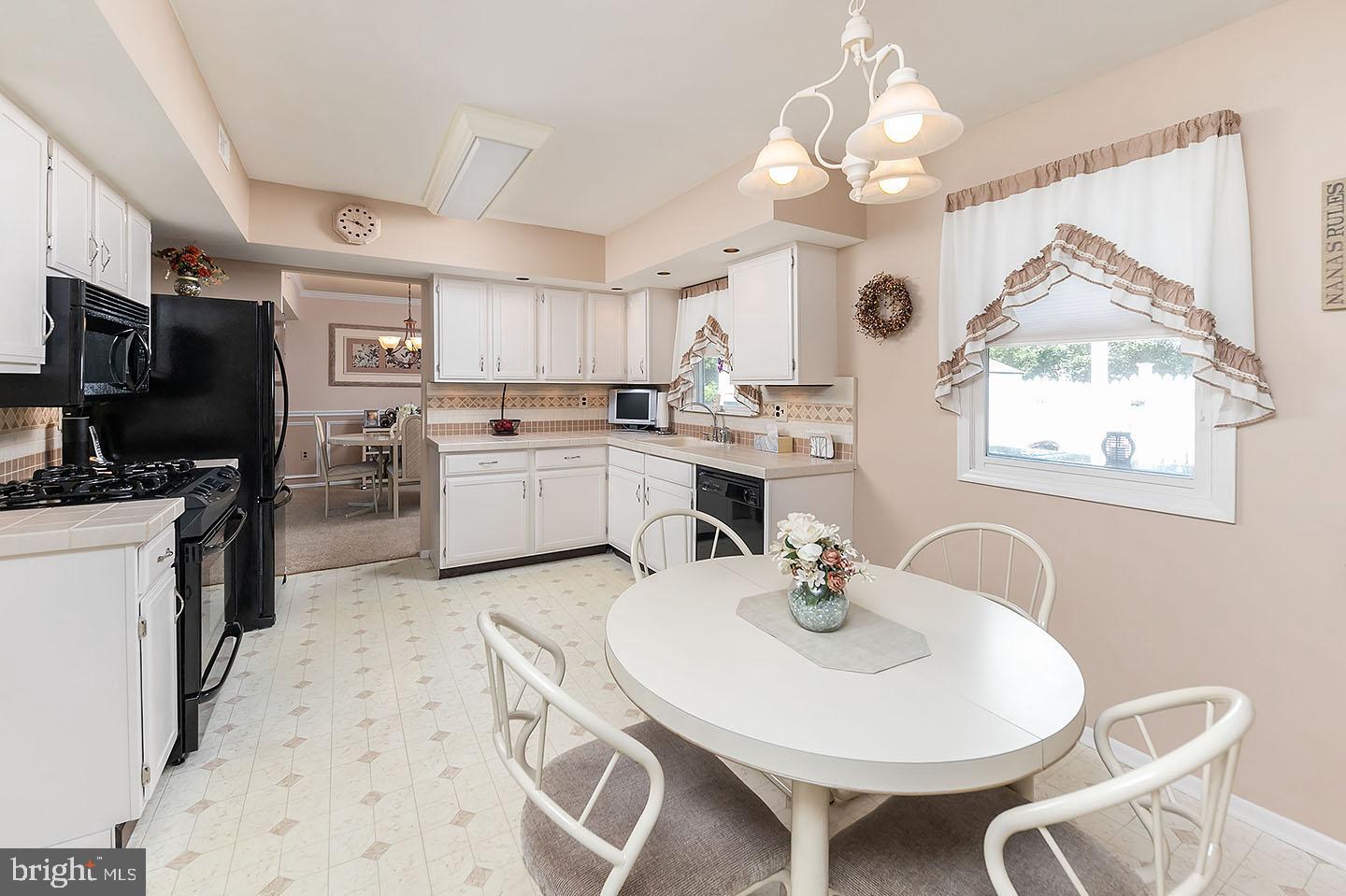 53 Manchester Road Sewell, NJ 08080 - Photo 8 of 31 Gallery Image 8