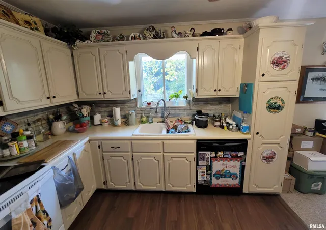 $130,000 | 1133 West Boone Street, Salem, IL 62881