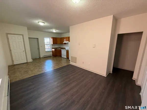 $1,650 | 834 Park Street, Unit 3W, Hartford, CT 06106