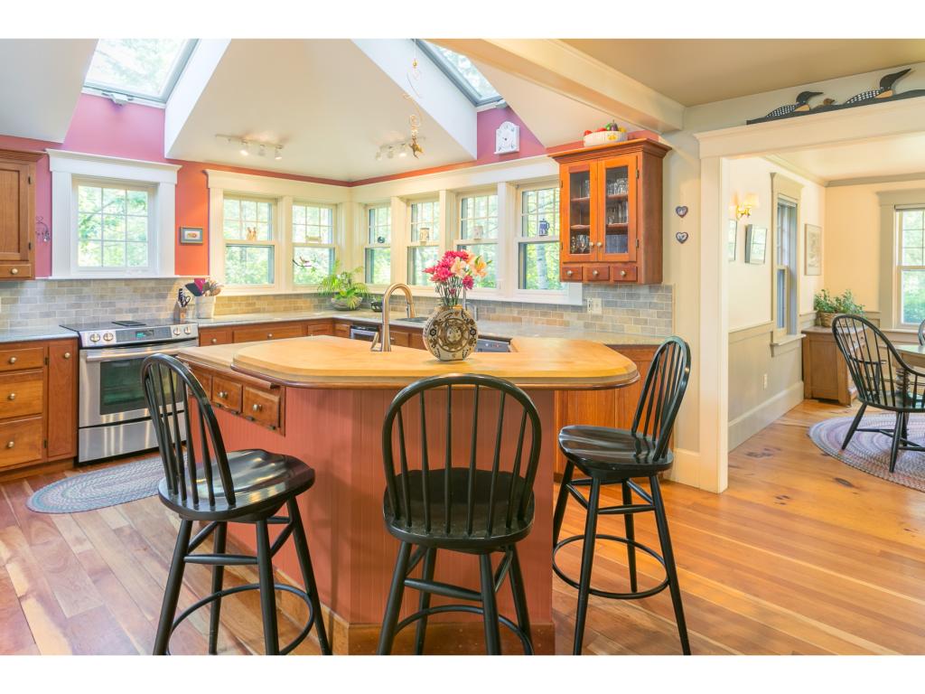 208 Stoney Brook Road New London, NH 03257 - Photo 7 of 30 Gallery Image 7