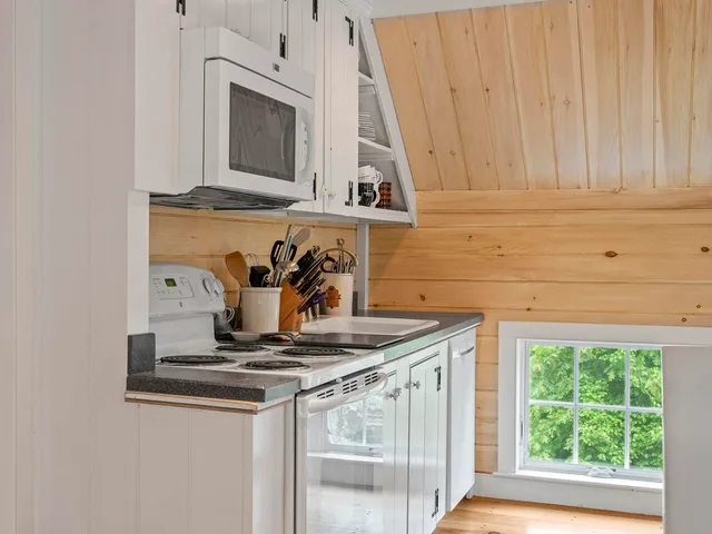 $600,000 | 2593 Bristol Road, Bristol, ME 04554