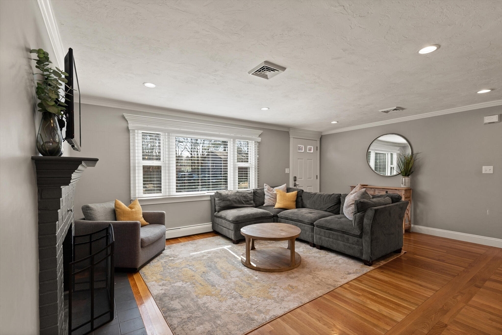 30 Marcus Road Wilmington, MA 01887 - Photo 4 of 31 Gallery Image 4