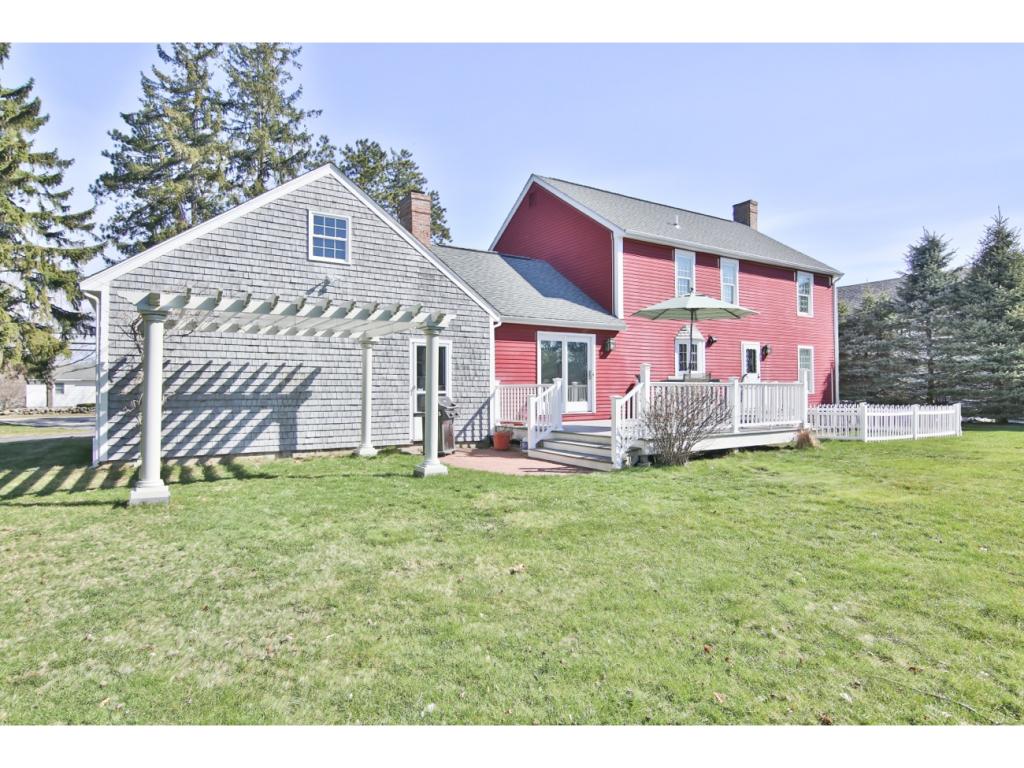 329 Winnacunnet Road Hampton, NH 03842 - Photo 3 of 30