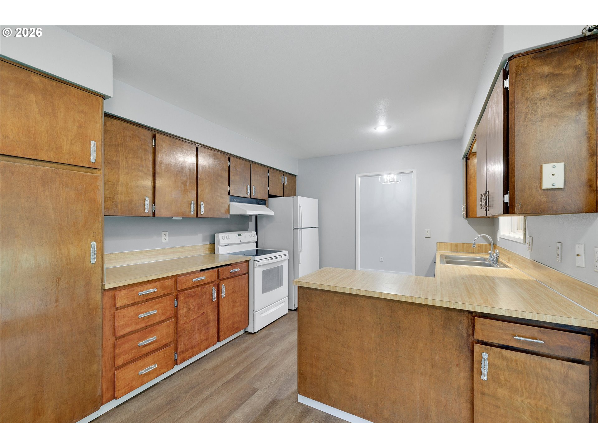 9430 Southwest Inez Street Portland, OR 97224 - Photo 11 of 34