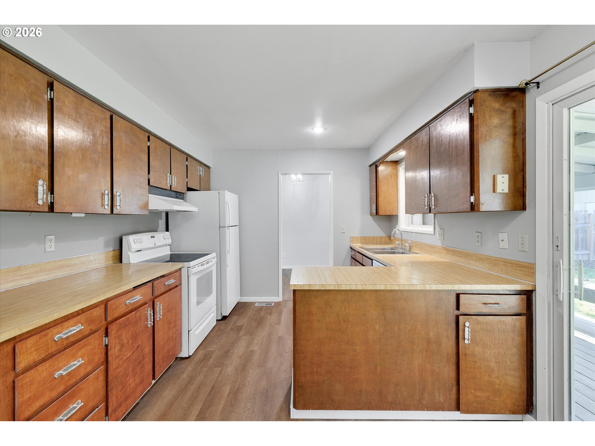 9430 Southwest Inez Street Portland, OR 97224 - Photo 12 of 34