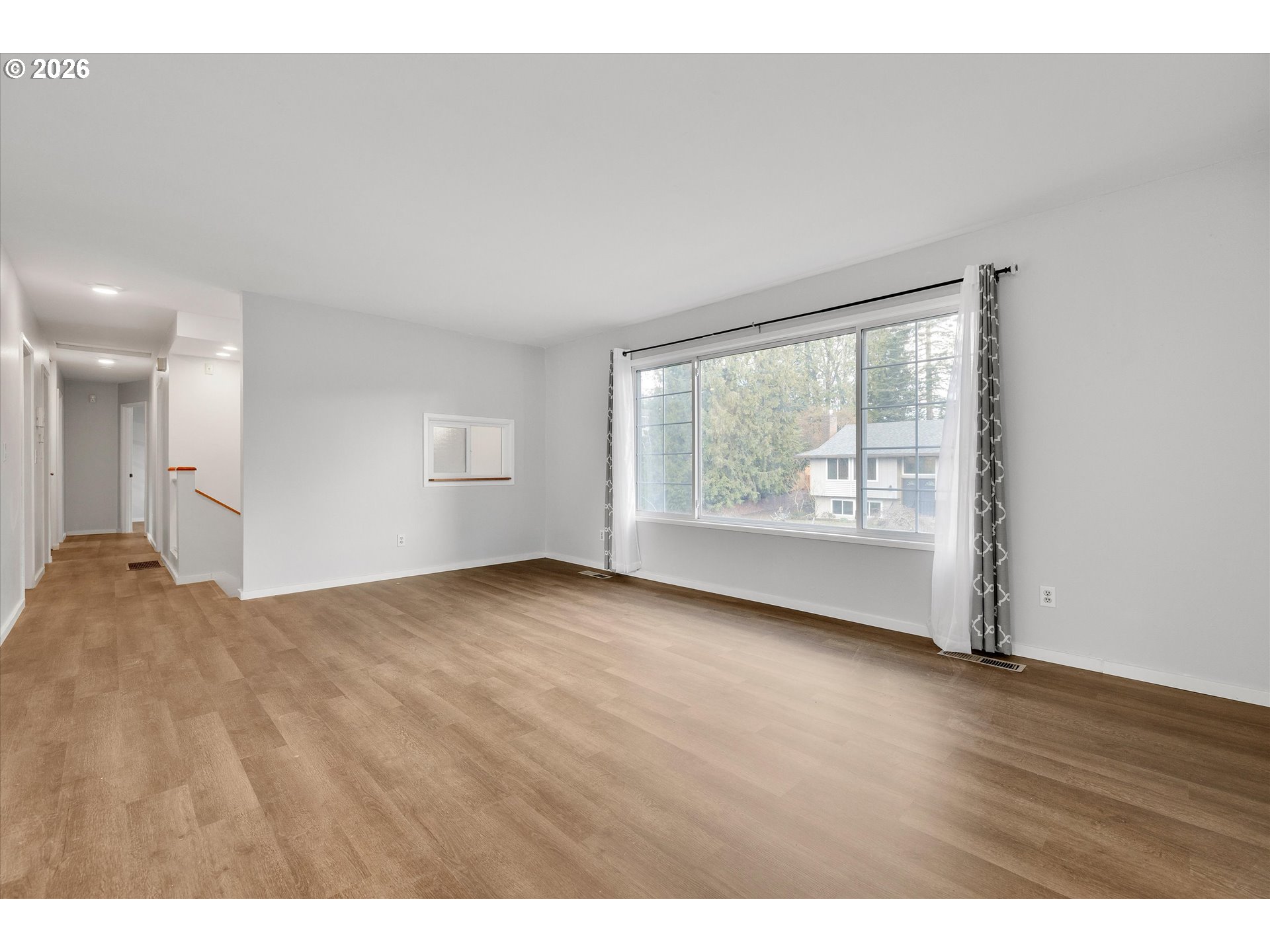 9430 Southwest Inez Street Portland, OR 97224 - Photo 5 of 34