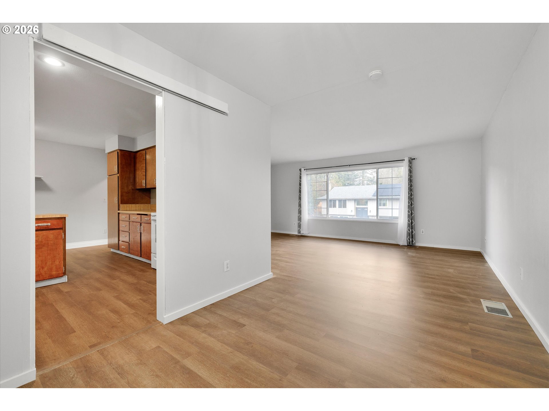 9430 Southwest Inez Street Portland, OR 97224 - Photo 8 of 34