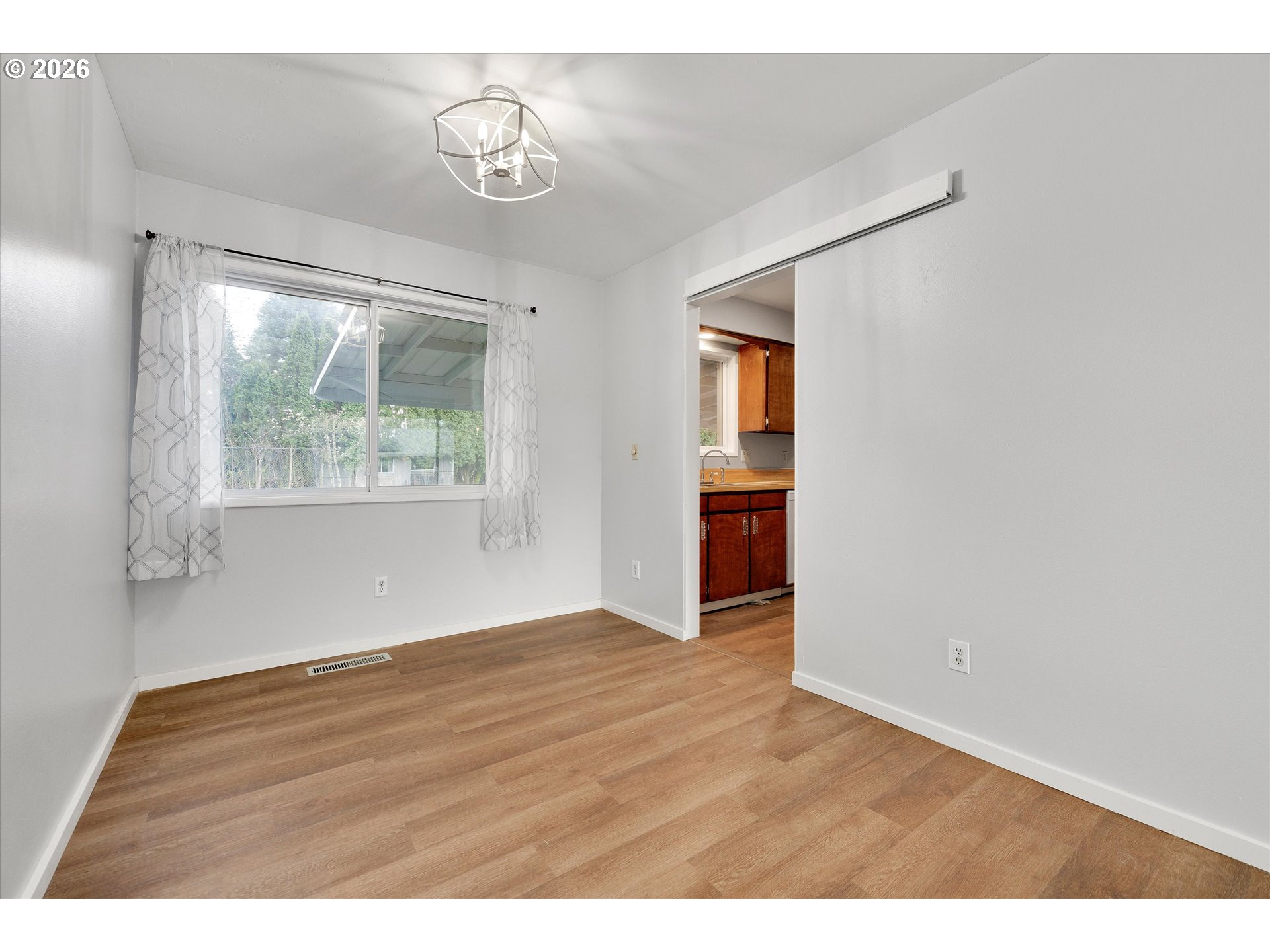 9430 Southwest Inez Street Portland, OR 97224 - Photo 9 of 34