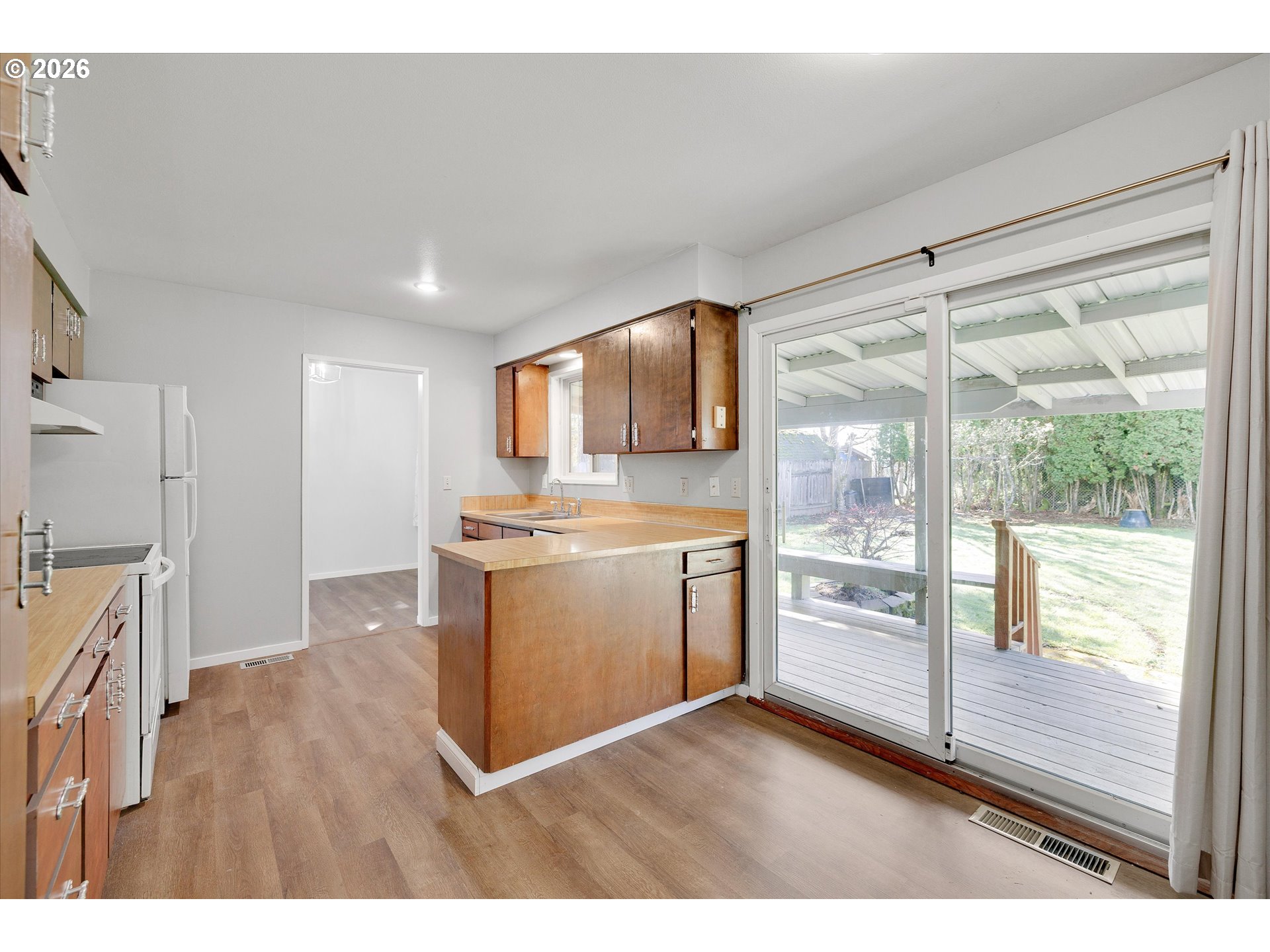 9430 Southwest Inez Street Portland, OR 97224 - Photo 10 of 34