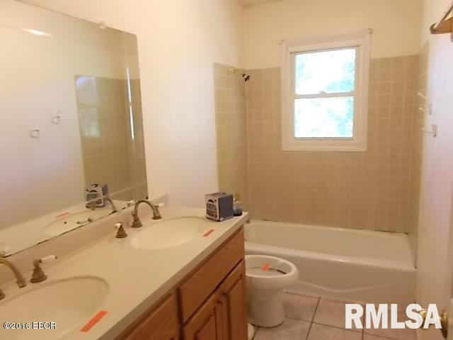 11850 East Idlewood Road Mount Vernon, IL 62864 - Photo 10 of 17 Gallery Image 10