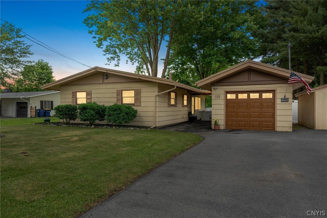 132 Barclay Road Camillus, NY 13031 - Photo 1 of 21
