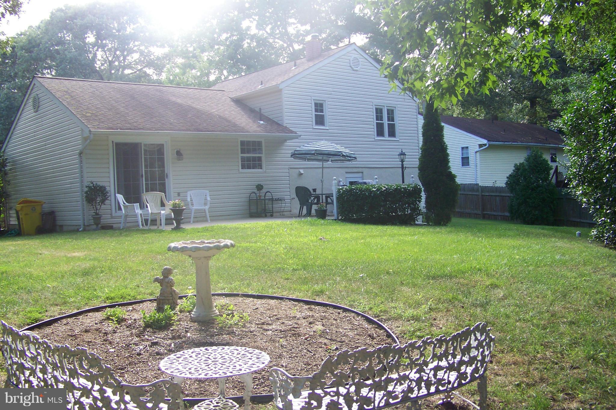 90 Circle Road Pasadena, MD 21122 - Photo 2 of 21 BAck of House