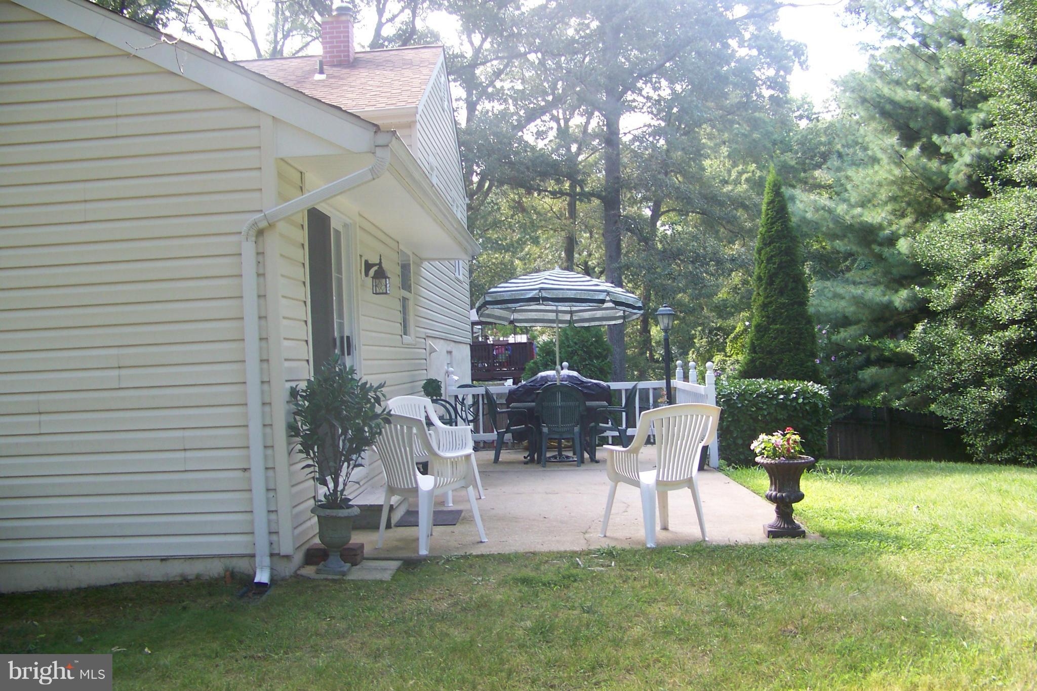 90 Circle Road Pasadena, MD 21122 - Photo 4 of 21 Deck