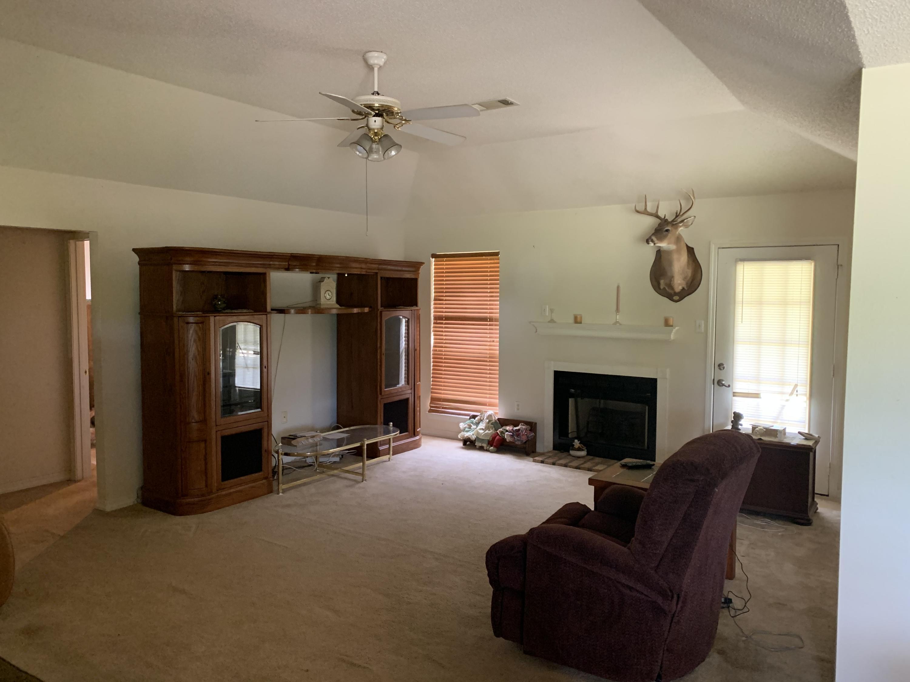 3205 Jerry Davis Road Moss Point, MS 39562 - Photo 11 of 26 IMG_1757