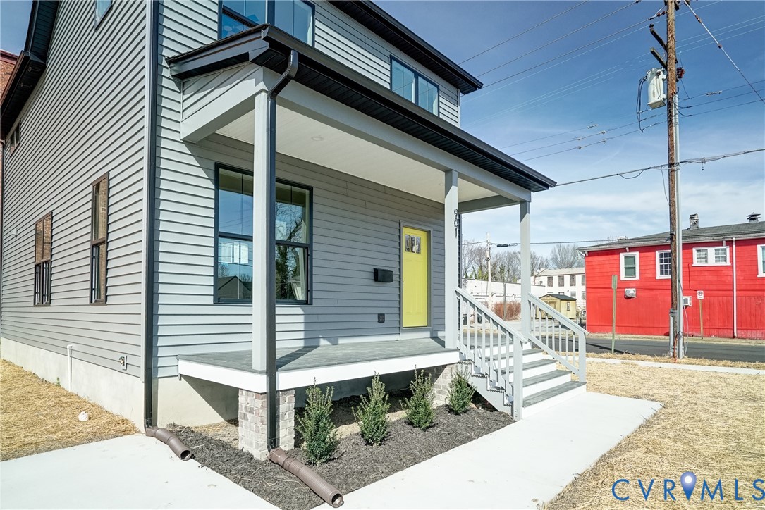 901 Commerce Street Petersburg, VA 23803 - Photo 5 of 40 a front view of a house