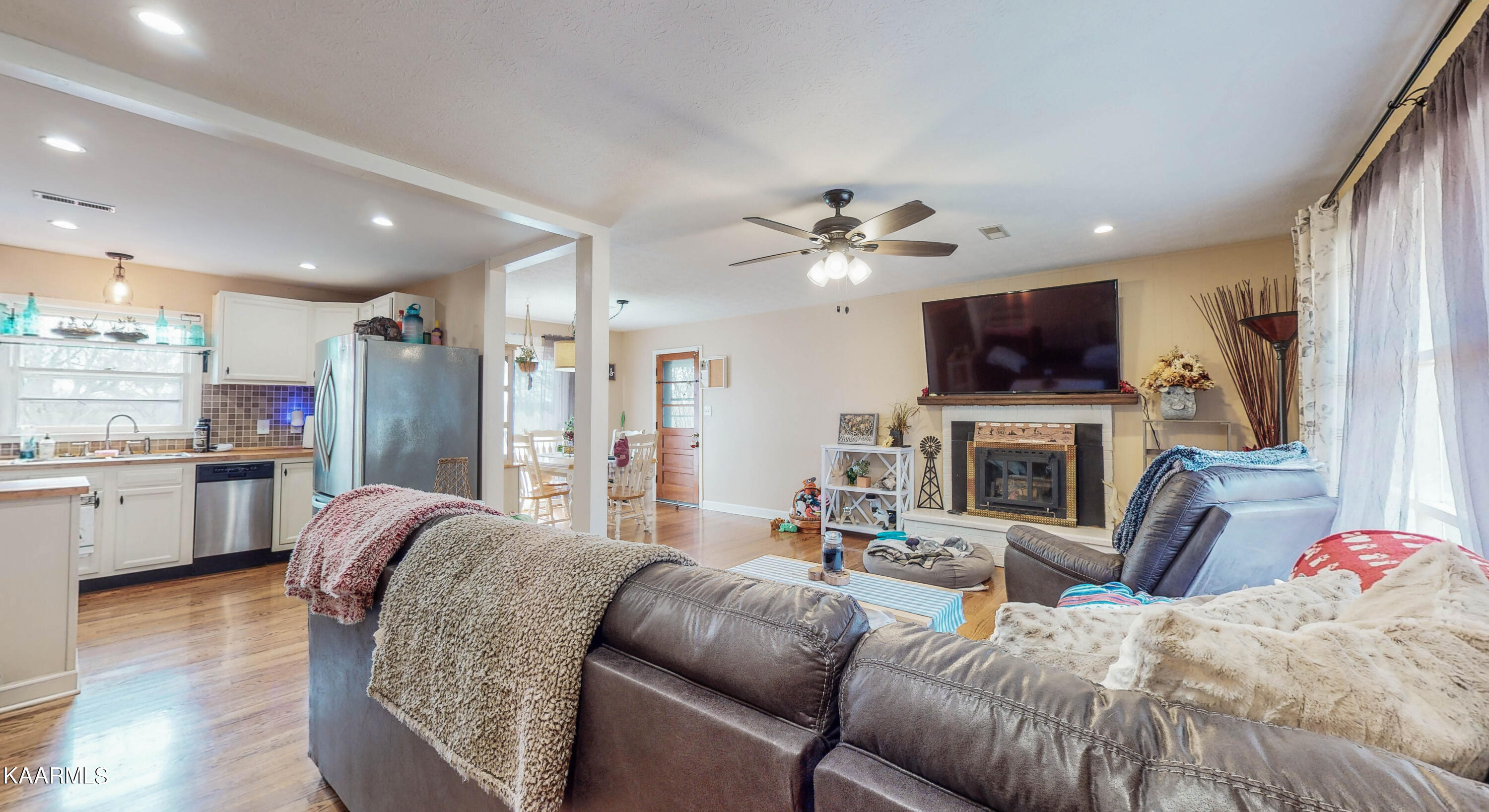 110 Lehigh Lane Oak Ridge, TN 37830 - Photo 6 of 18 110-Lehigh-Ln-02232023_143627