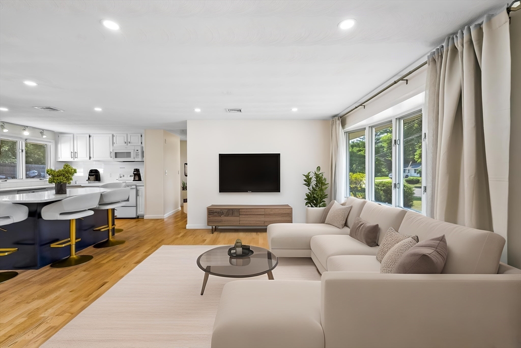 58 Cynthia Road Framingham, MA 01701 - Photo 4 of 42 Gallery Image 4