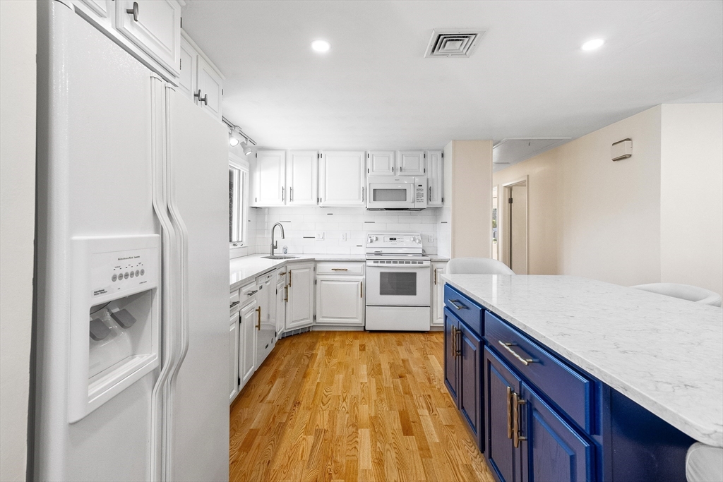58 Cynthia Road Framingham, MA 01701 - Photo 6 of 42 Gallery Image 6