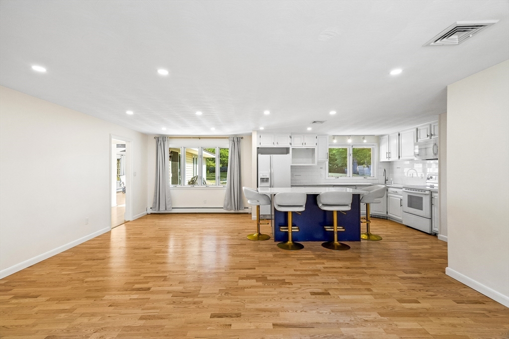 58 Cynthia Road Framingham, MA 01701 - Photo 8 of 42 Gallery Image 8