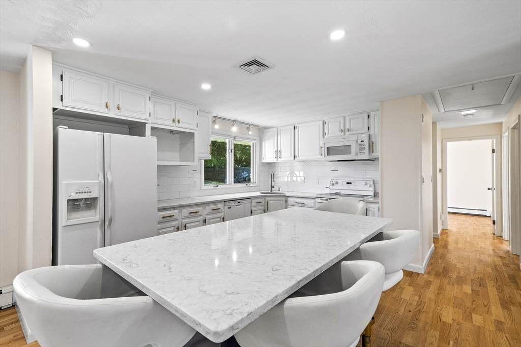 58 Cynthia Road Framingham, MA 01701 - Photo 9 of 42 Gallery Image 9